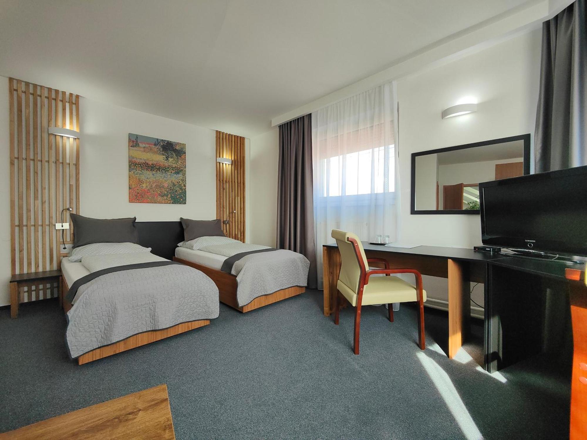 Hotel P7 Lucenec Ngoại thất bức ảnh