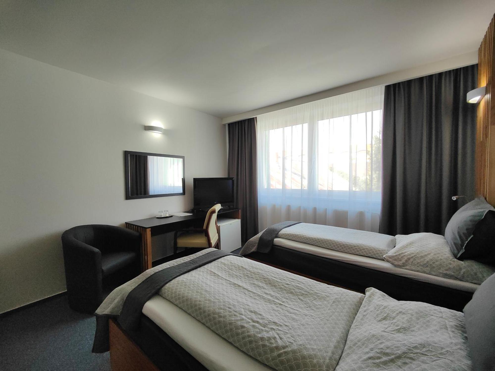 Hotel P7 Lucenec Ngoại thất bức ảnh