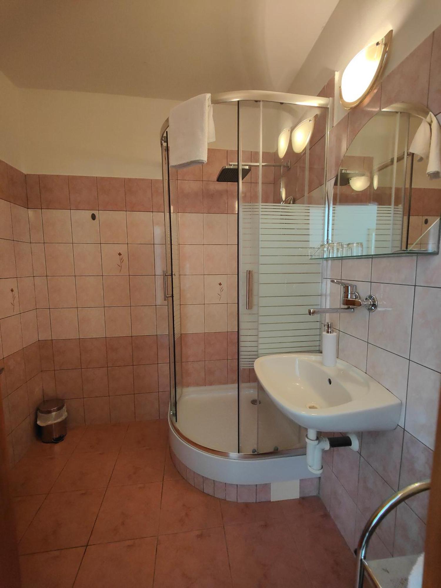 Hotel P7 Lucenec Ngoại thất bức ảnh
