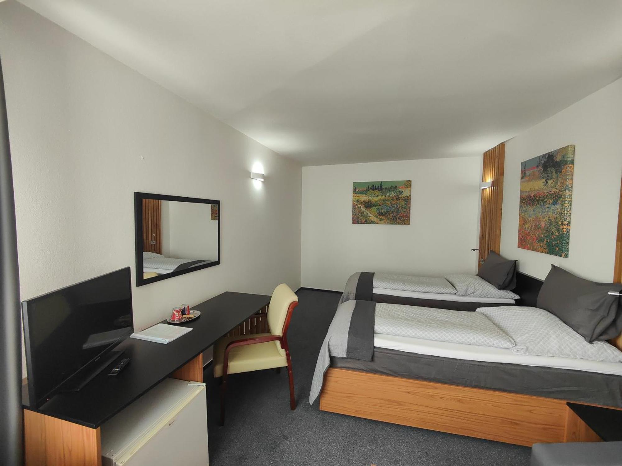 Hotel P7 Lucenec Ngoại thất bức ảnh