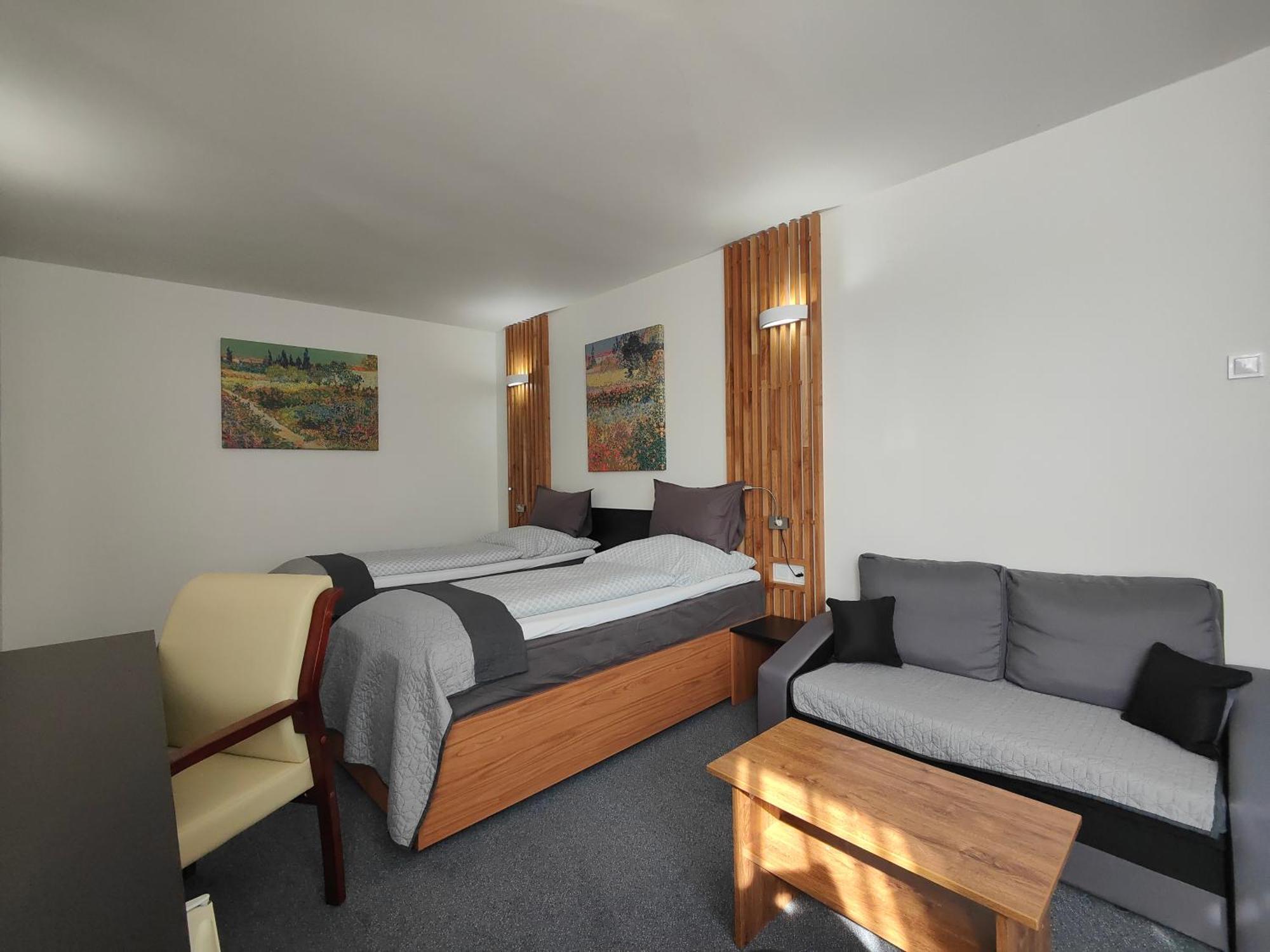 Hotel P7 Lucenec Ngoại thất bức ảnh