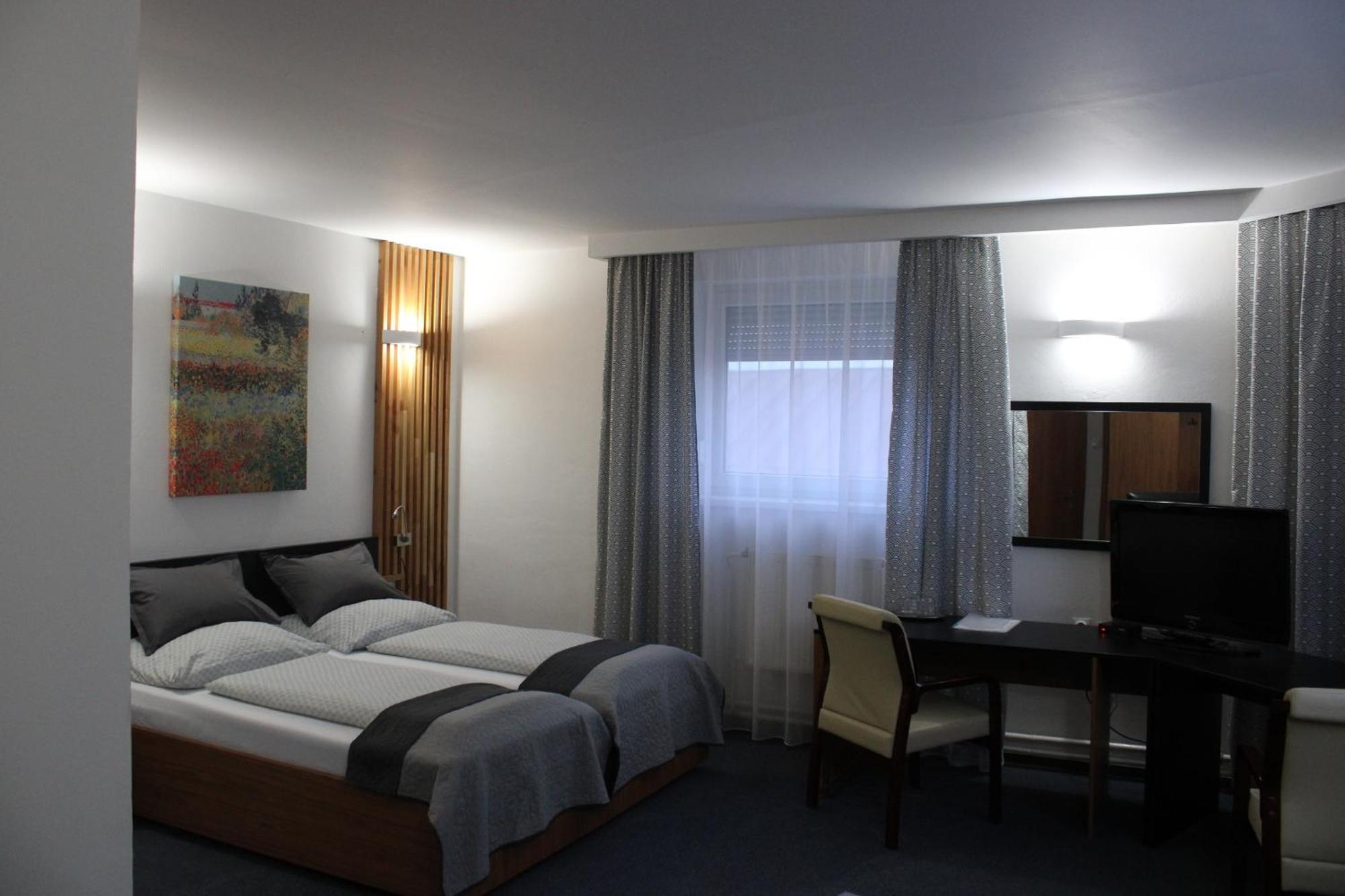 Hotel P7 Lucenec Ngoại thất bức ảnh