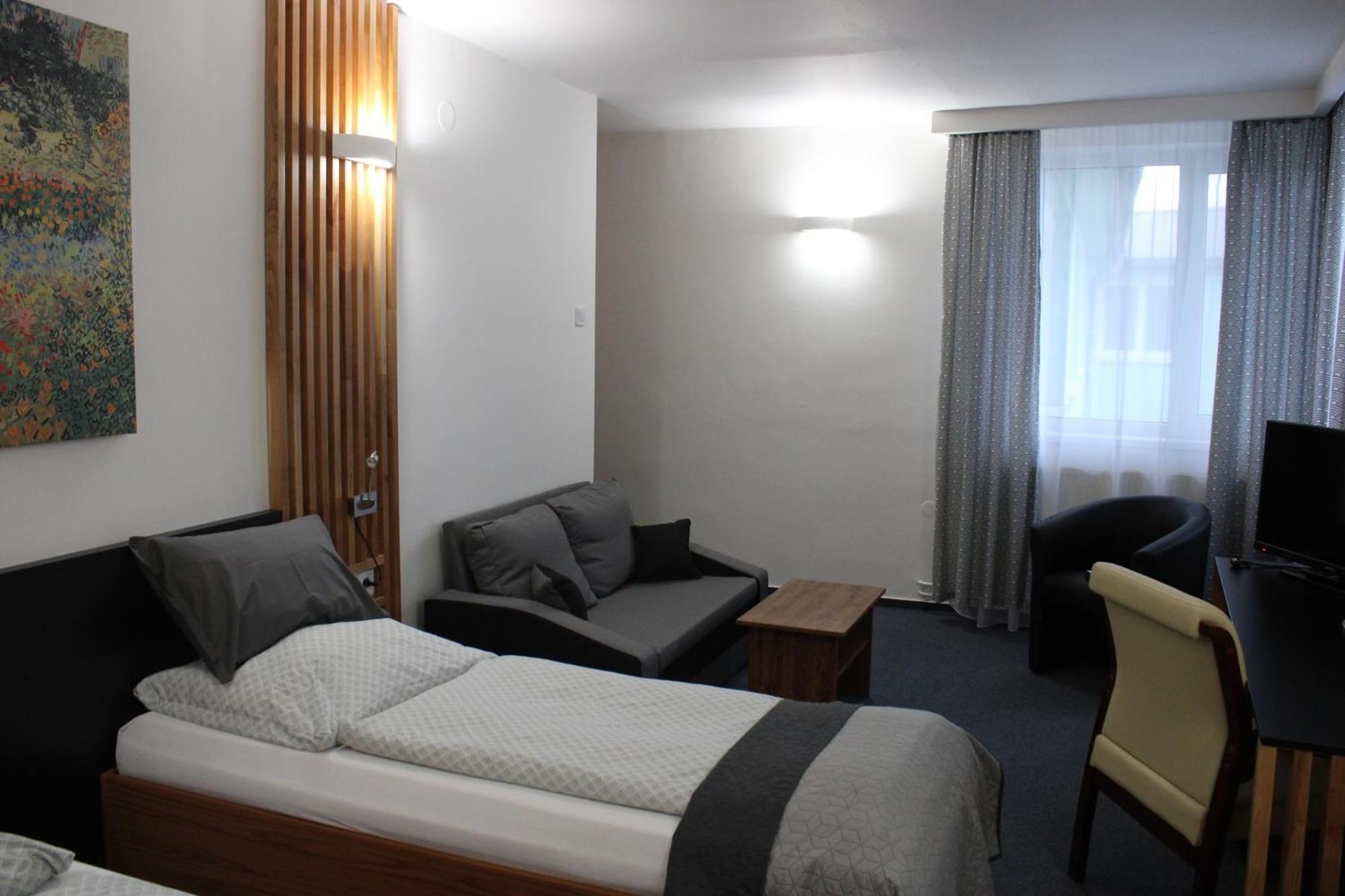 Hotel P7 Lucenec Ngoại thất bức ảnh