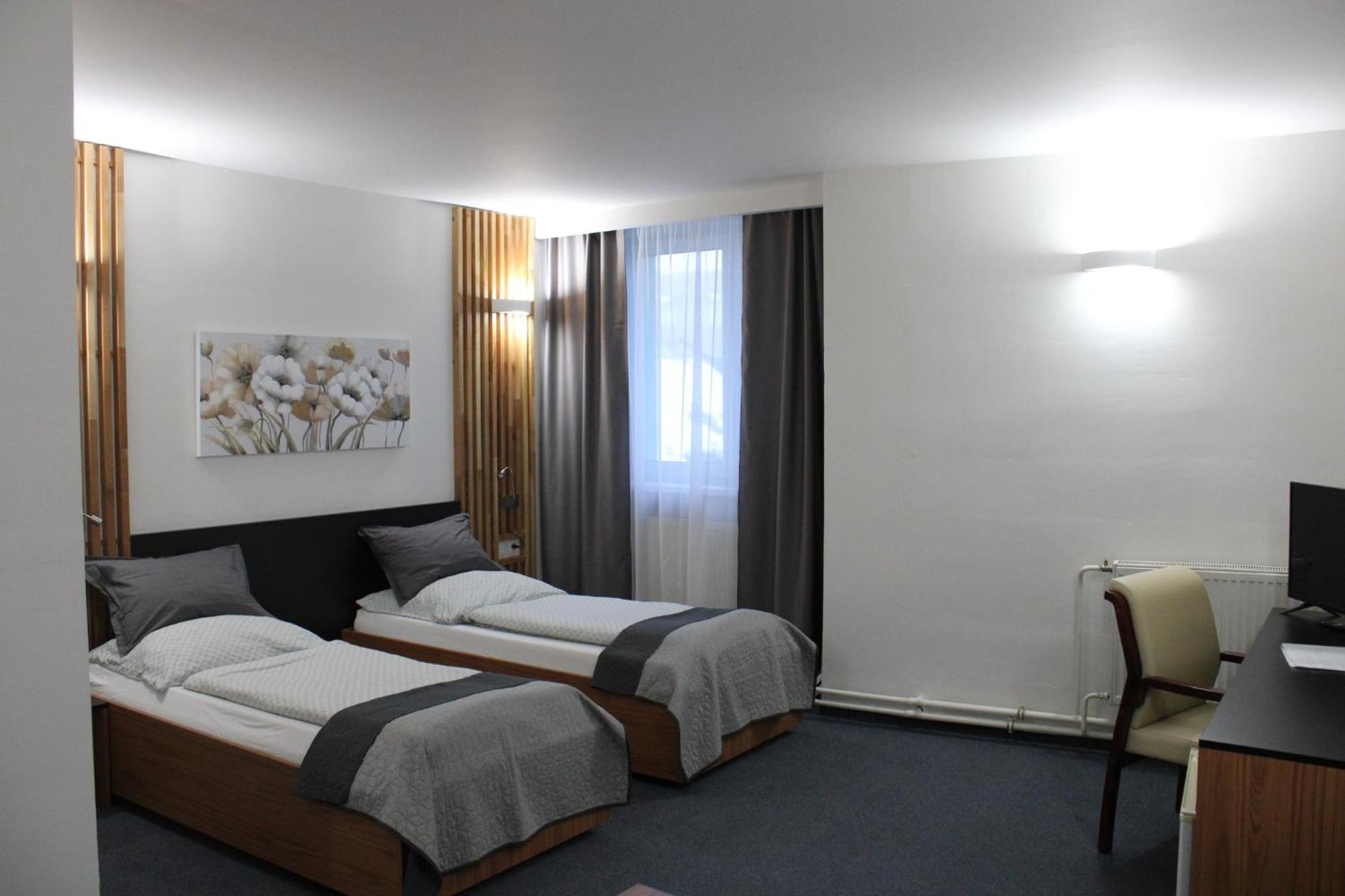 Hotel P7 Lucenec Ngoại thất bức ảnh