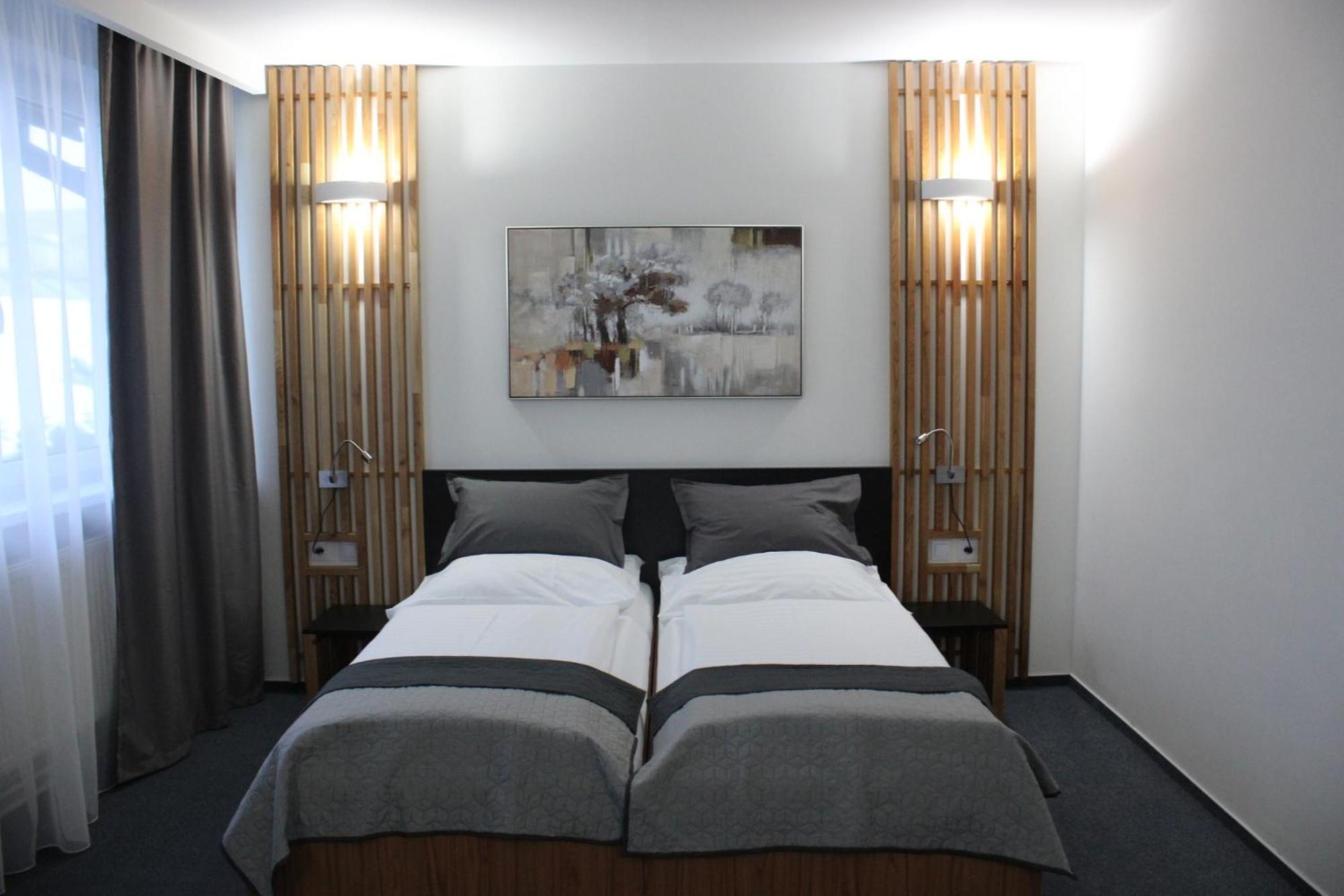 Hotel P7 Lucenec Ngoại thất bức ảnh